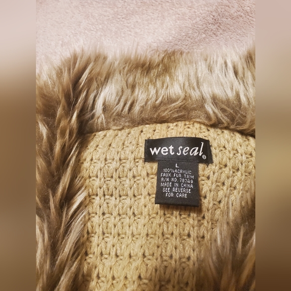 Wet Seal sweater - Picture 3 of 3